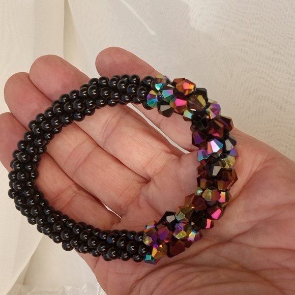 Black n Rainbow  Glass Beads Stretch Hand Crochet Bracelet New - Picture 2 of 5